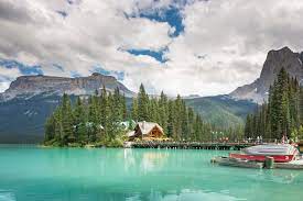 canada emerald lake lodge
